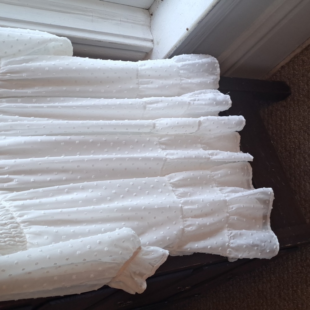 Ultra Flirt Womans Size 2X White Swiss Dot Smocked Tiered V Neck Summer Dress - Picture 4 of 5